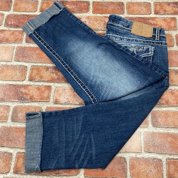 Amethyst cuffed Capri jeans - Picture 6 of 12